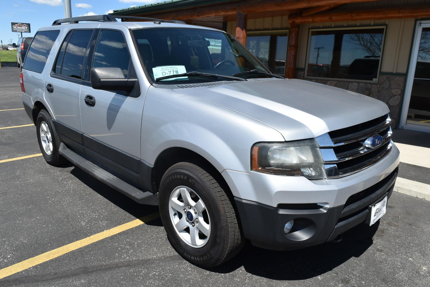 2016 Silver /Black Ford Expedition XL (1FMJU1GT0GE) with an 3.5L Twin Turbo V6 engine, 6-Speed Automatic w/ OD transmission, located at 1600 E Hwy 44, Rapid City, SD, 57703, (605) 716-7878, 44.070232, -103.171410 - Photo #0